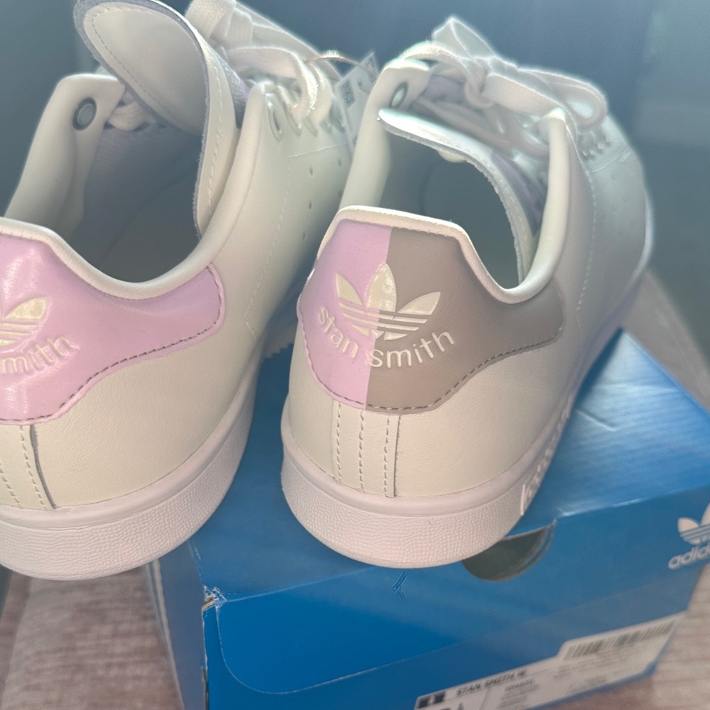 Stan Smith Adidas Sneakers - Cream and Pink - Picture 11 of 13
